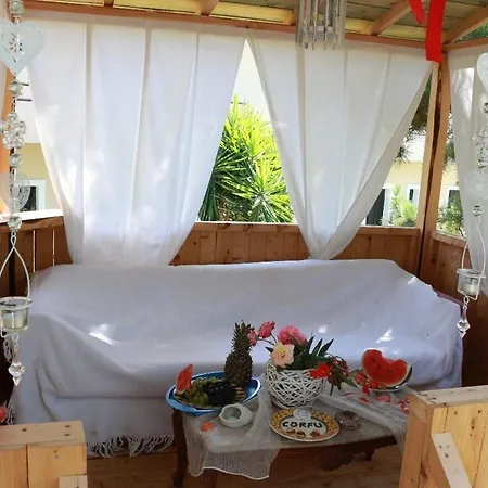 Gongis Hotel apartamentowy Agios Georgios (Corfu)
