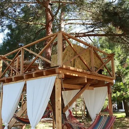 Gongis Aparthotel Agios Georgios (Corfu)