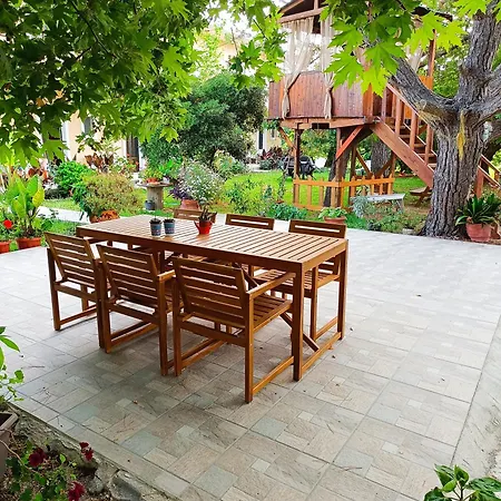 Gongis Aparthotel Agios Georgios (Corfu)