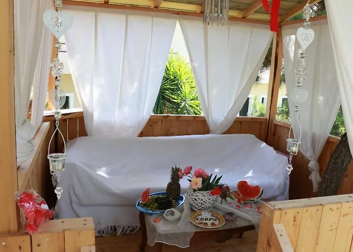 Gongis Aparthotel Agios Georgios (Corfu)